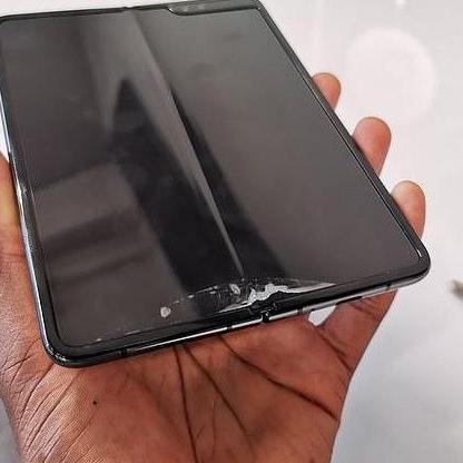 解决电脑黑屏闪烁问题的全面指南:从硬件检查到软件调试的详细步骤