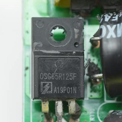 (ff内置修改器破解版)超级便捷的FF内置修改器MOD版,轻松解锁游戏潜力