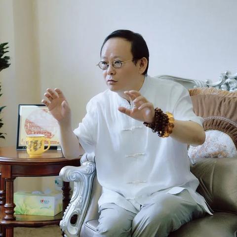 (行界:重构官网)行界微博：探索社交媒体在行界中对企业沟通与用户互动的影响