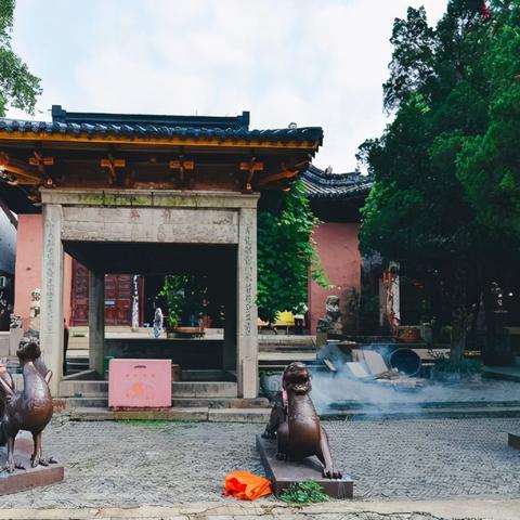 (带你探索未知的世界)探索未知世界的冒险之旅：勇敢追寻，发现无限可能