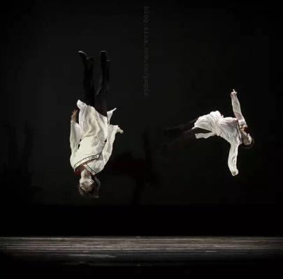 深度剖析：跳出属于你的天空——详细解读触摸天空舞蹈教程关键动作与技巧