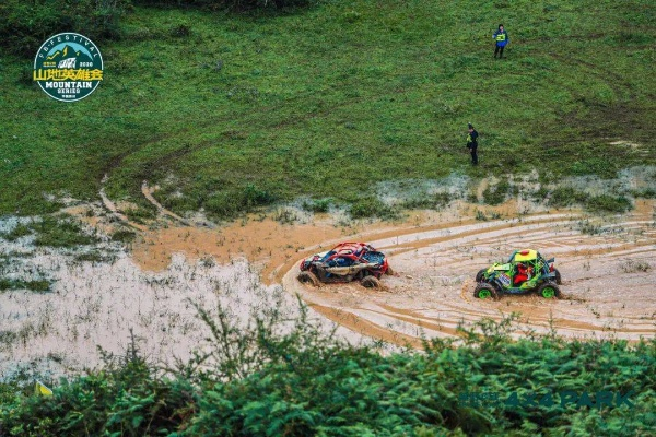 挑战极限！感受速度与激情，越野飞车赛带你穿越险峻挑战赛道！