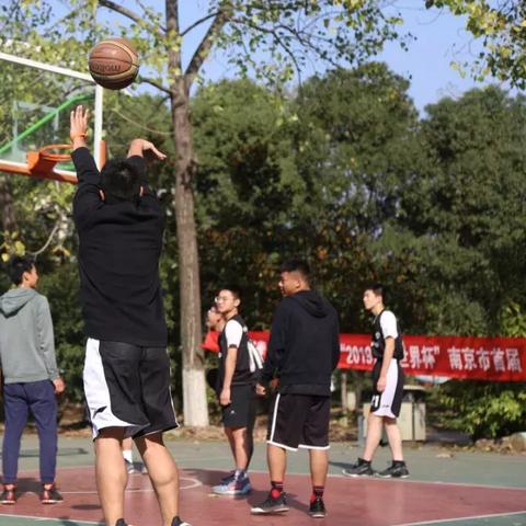 (自由篮球手机版)玩转自由篮球手游，挑战极限篮球技艺，领略激情比赛的魅力