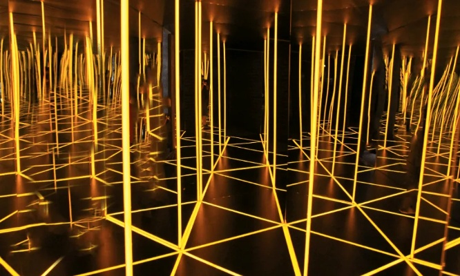 镜像空间的概念和定义：探索物体背后的平行世界，揭示隐藏在现实之外的非凡奥秘