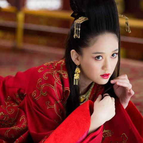 (天龙跟神雕差多少年)天龙和神雕相差多少年？揭秘两部武侠经典之间的时空跨度