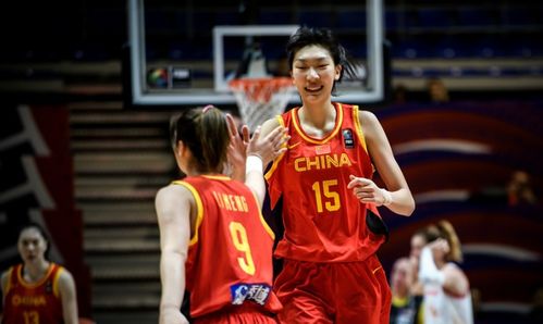 四川女篮在CBA女子篮球联赛中以81-68战胜浙江女篮，展现出强大实力和团队合作精神