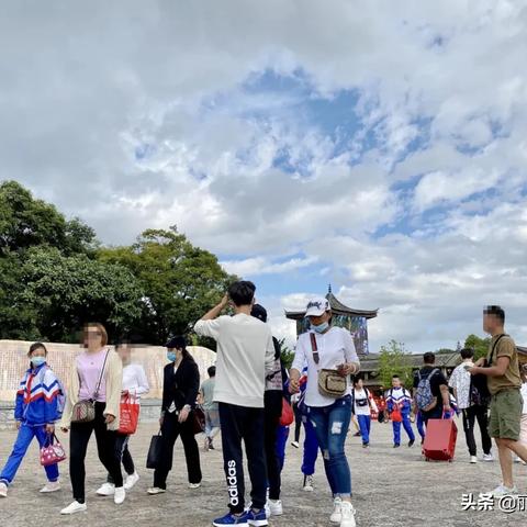 穿越千年的优美句子：时光倒流，诗情画意永恒流转，古今情怀交织缠绕