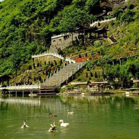 穿越千年的优美句子：时光倒流，诗情画意永恒流转，古今情怀交织缠绕