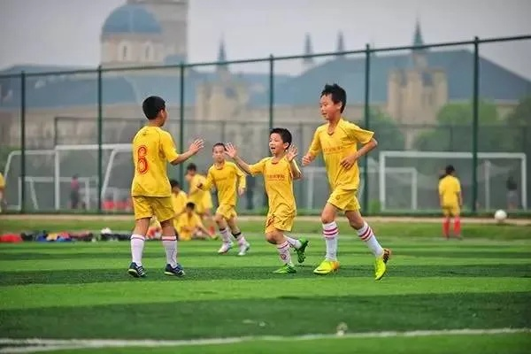 (新梦想足球学校)新梦想足球：打破传统，引领未来的足球革命