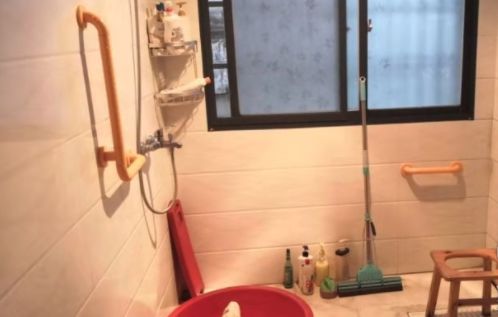 (钟点房洗浴用品收费吗)打工人开钟点房专业洗涤服务：让您的8件羽绒服焕然一新