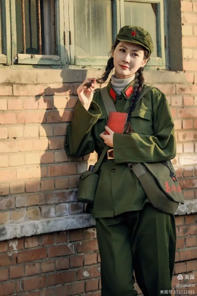 (激情年代的演员)重温经典，激情英雄年代手机版，体验令人心动的游戏乐趣