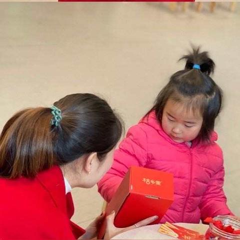 (儿童画糖果)小学生画糖果：用天真无邪的眼睛描绘甜蜜幸福的画面