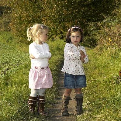 (虚荣手游百度百科)揭秘虚荣手游：背后的炫耀与空虚，你真的了解吗？