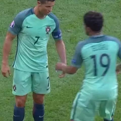 穿越武林，掀起惊天战火！探索武林战争手游，体验绝世武功群雄逐鹿的刺激乐趣！