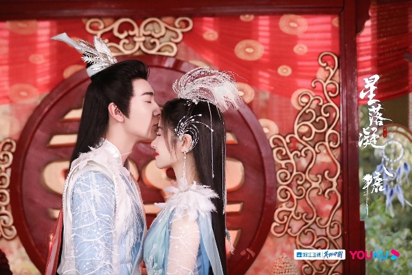 星落凝成糖：如梦如幻般的美丽与甜蜜，诠释星辰之美与爱情之甜润