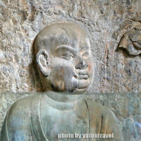 (蔚蓝洞窟探索)探索蔚蓝关卡神秘之旅：图文攻略全解析