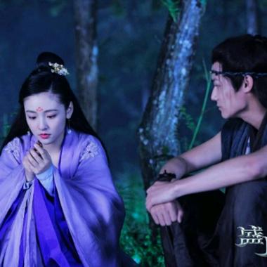 (幻夜中的疑点)探索幻夜中神秘人物的心灵奥秘和深层意义