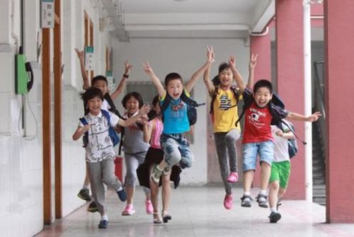 熊出没之开心乐园:快乐时光,与熊大和熊二一起探索乐园的奇幻世界 熊出没之开心乐园:快乐时光,与熊大和熊二一起探索乐园的奇幻世界