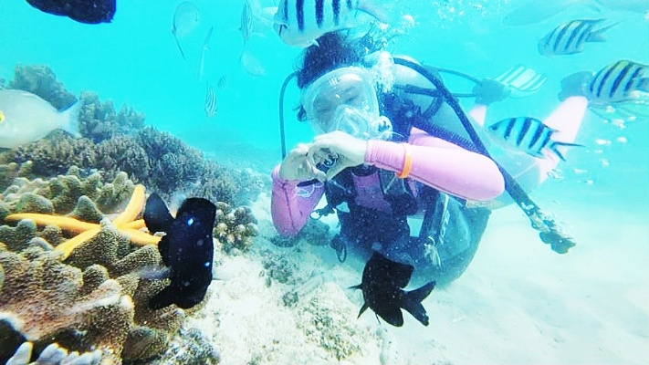 (潜水探险作文)我的奇幻潜水日记:探索海底世界的奇妙旅程(300字) (潜水探险作文)我的奇幻潜水日记:探索海底世界的奇妙旅程(300字)