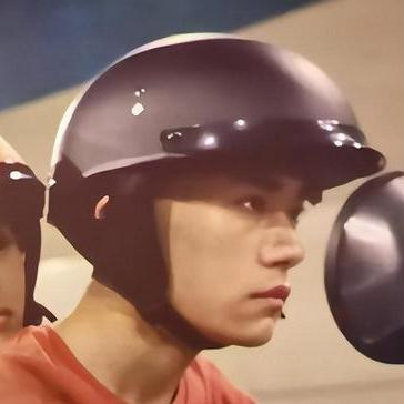 (每个人都有心中的英雄)每个人心中的大家的英雄:慈爱、坚强、无私。 (每个人都有心中的英雄)每个人心中的大家的英雄:慈爱、坚强、无私。