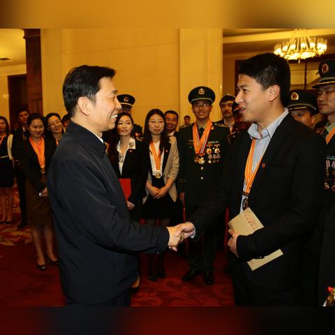 全面解析小闪客自动交易破解版：如何利用这一工具提升投资效率与收益