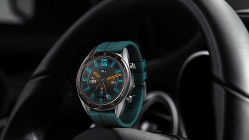 (男生带华为gt手表雅致款白色)男生戴华为gt哪款好看？推荐最适合时尚潮男的华为GT系列手表！