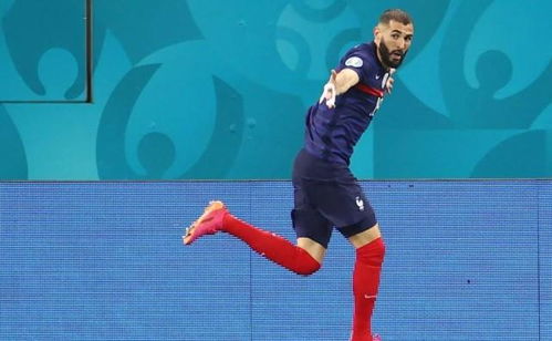 追寻姆巴佩的迷失之夜:探索他在2021年欧洲杯失利背后隐藏的挫败与反思 追寻姆巴佩的迷失之夜:探索他在2021年欧洲杯失利背后隐藏的挫败与反思