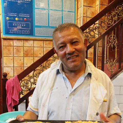 拉面人物：探索那些在拉面世界中辛勤奋斗、传递温暖与美味的故事与情感