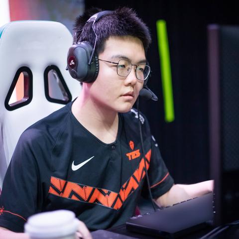 在LOL游戏中如何培养稳健的心态与技巧,让你在紧张对局中游刃有余——探秘‘稳健的我’的成长之路 在LOL游戏中如何培养稳健的心态与技巧,让你在紧张对局中游刃有余——探秘‘稳健的我’的成长之路