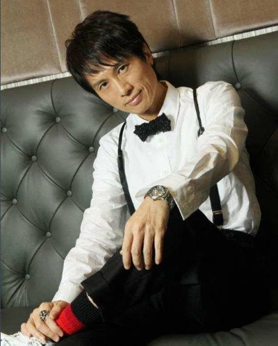 (黄子华笑话)黄子华：笑娱圈血肉史1990，栋笃不离笑迎挑战